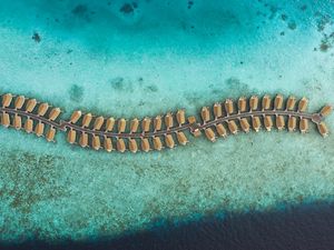 Preview wallpaper ocean, aerial view, bungalow, maldives