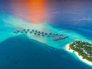 Preview wallpaper ocean, aerial view, bungalow, island, beach, horizon