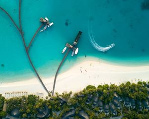 Preview wallpaper ocean, aerial view, coast, bungalow, palm trees