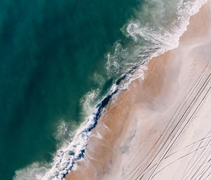 Preview wallpaper ocean, aerial view, surf, sand, foam, water, beach