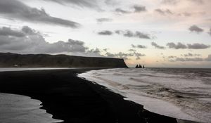 Preview wallpaper ocean, beach, coast, black sand, iceland