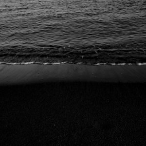 Preview wallpaper ocean, bw, surf, shore, wave