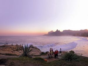 Preview wallpaper ocean, coast, tourists, plants, waves, rio