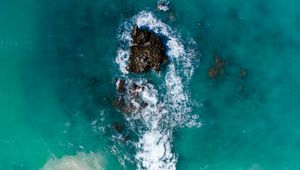 Preview wallpaper ocean, island, aerial view, sand, beach, surf, foam