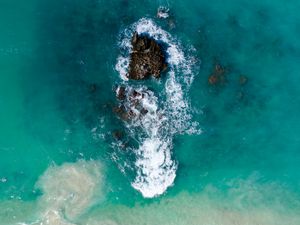 Preview wallpaper ocean, island, aerial view, sand, beach, surf, foam