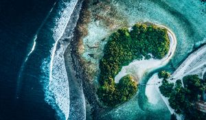 Preview wallpaper ocean, islands, aerial view, trees, water