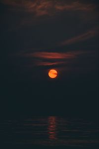 Preview wallpaper ocean, moon, sunset, night, sky, mumbai