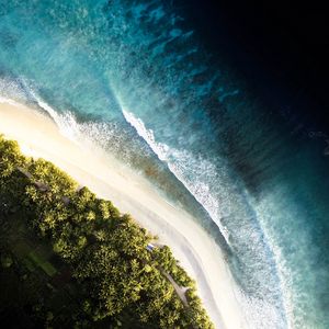 Preview wallpaper ocean, palm trees, aerial view, waves, surf, shore