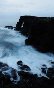 Preview wallpaper ocean, rocks, surf, italy, catania