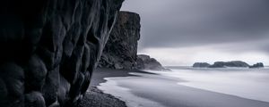 Preview wallpaper ocean, rocks, surf, pebbles, bw, dark