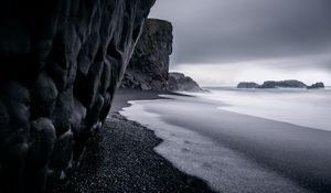 Preview wallpaper ocean, rocks, surf, pebbles, bw, dark