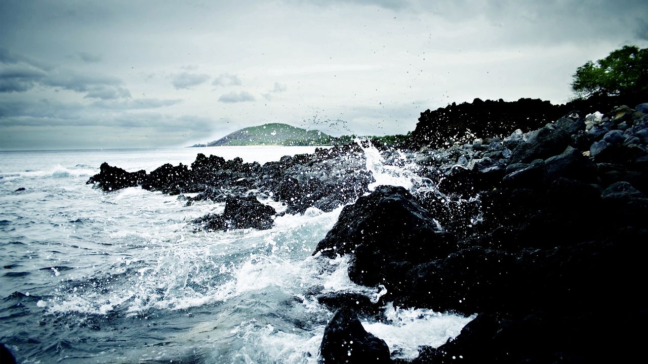 Wallpaper ocean, stones, water, storm, cold, splashes