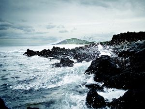 Preview wallpaper ocean, stones, water, storm, cold, splashes