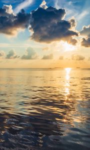 Preview wallpaper ocean, sun, clouds, reflection