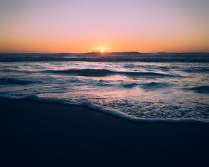 Preview wallpaper ocean, sunset, beach, waves, dusk