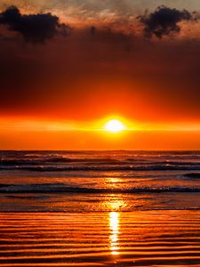 Preview wallpaper ocean, sunset, horizon, sky, waves