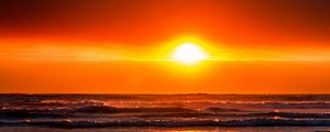 Preview wallpaper ocean, sunset, horizon, sky, waves