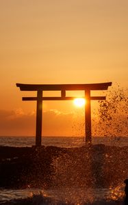 Preview wallpaper ocean, sunset, landscape, coast, spray, waves