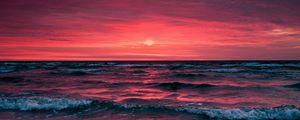 Preview wallpaper ocean, sunset, surf, horizon, sea, sky, foam