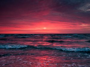 Preview wallpaper ocean, sunset, surf, horizon, sea, sky, foam