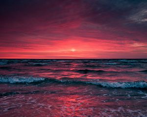 Preview wallpaper ocean, sunset, surf, horizon, sea, sky, foam