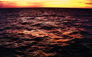 Preview wallpaper ocean, sunset, twilight, horizon