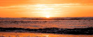 Preview wallpaper ocean, water, horizon, beach, sunset, sun