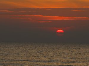 Preview wallpaper ocean, water, sun, sunset