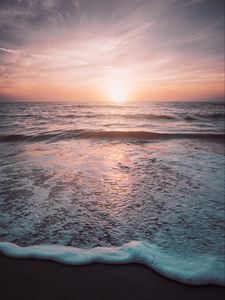 Preview wallpaper ocean, waves, beach, horizon, sunset