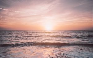 Preview wallpaper ocean, waves, beach, horizon, sunset