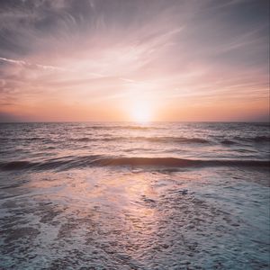 Preview wallpaper ocean, waves, beach, horizon, sunset