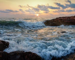 Preview wallpaper ocean, waves, sunset, coast, landscape