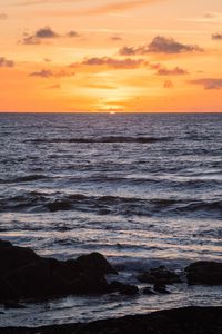 Preview wallpaper ocean, waves, water, horizon, sunset