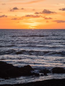 Preview wallpaper ocean, waves, water, horizon, sunset