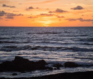 Preview wallpaper ocean, waves, water, horizon, sunset