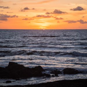 Preview wallpaper ocean, waves, water, horizon, sunset