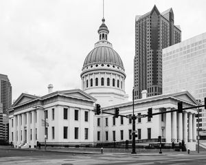 Preview wallpaper old courthouse, architecture, building, dome, bw