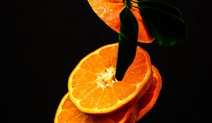 Preview wallpaper orange, slice, fruit, dark