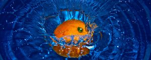 Preview wallpaper orange, spray, water, fruit, citrus