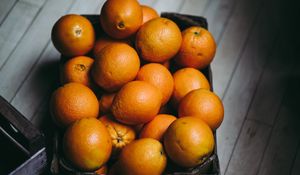 Preview wallpaper oranges, citrus fruits, ripe, box