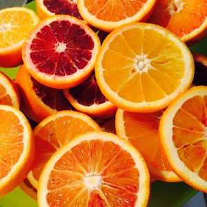 Preview wallpaper oranges, citrus, slice, ripe, juicy, fruit
