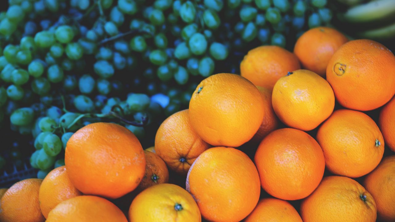 Wallpaper oranges, grapes, fruit