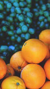 Preview wallpaper oranges, grapes, fruit