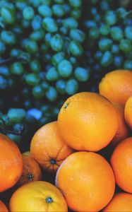 Preview wallpaper oranges, grapes, fruit