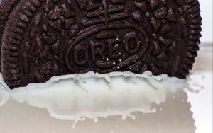 Preview wallpaper oreo, cookie, milk, close-up