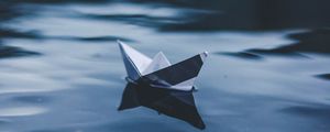 Preview wallpaper origami, boat, water