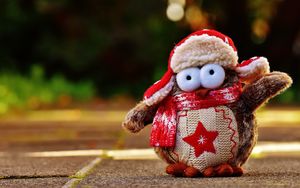 Preview wallpaper owl, toys, clothing, blurring