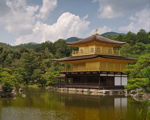 Preview wallpaper pagoda, building, river, reflection