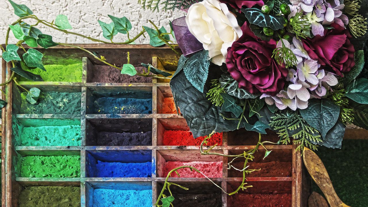 Wallpaper paints, pigments, bouquet