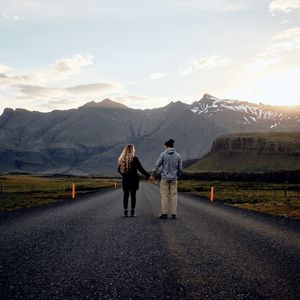 Preview wallpaper pair, love, romance, road, mountains